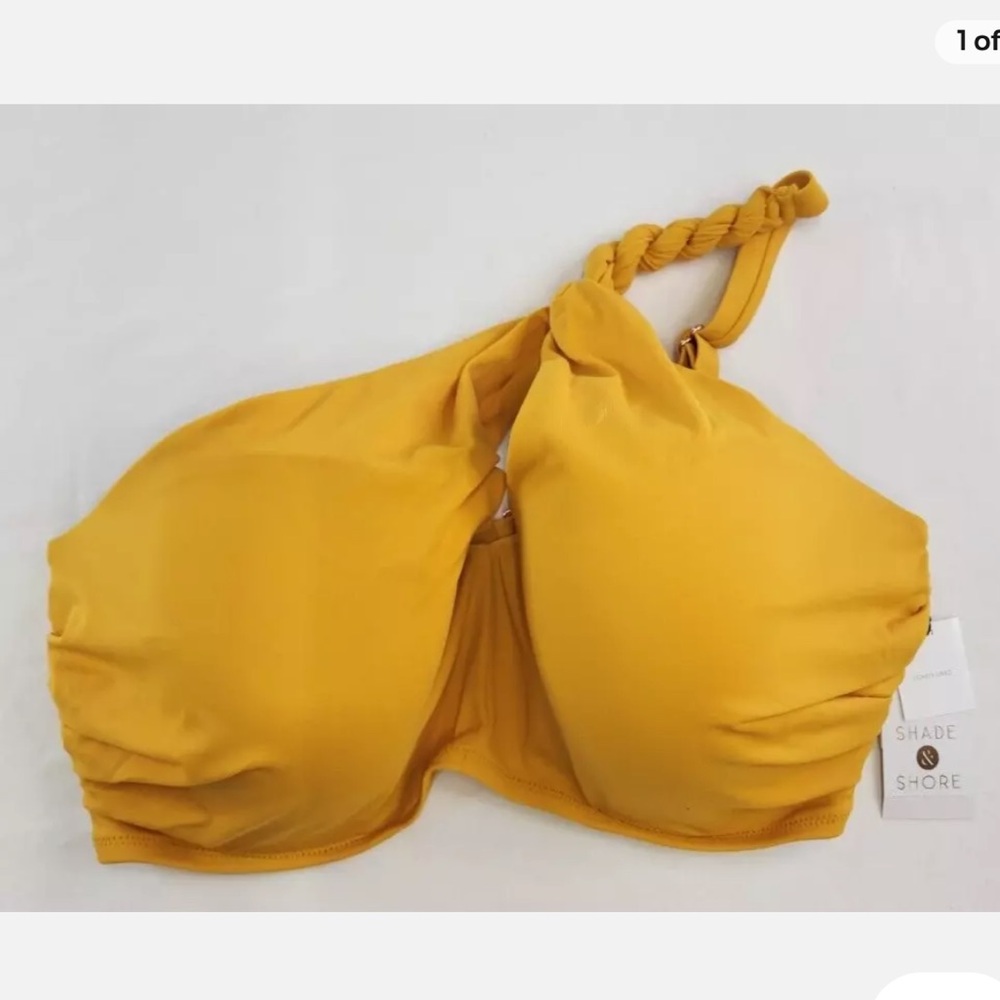 New with tags bikini top size 34C